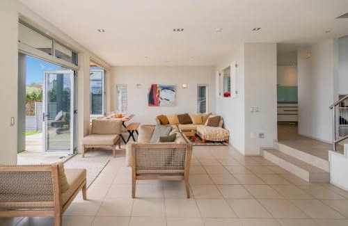 Hahei Casa | Hahei Oceanfront - Hahei Holiday Home