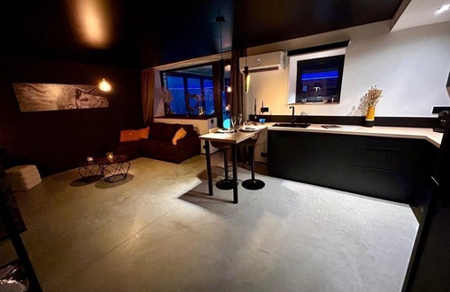 Hamois Cama Y Desayuno | Haie Jad'Ô Wellness Suite with sauna and jacuzzi