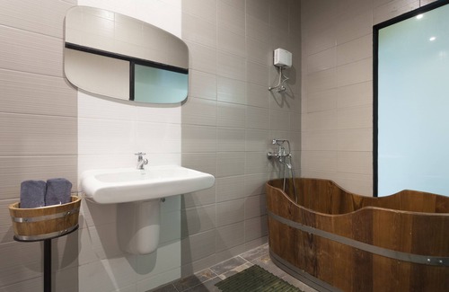 Wua Lai Hotel | Haikin Ryokan