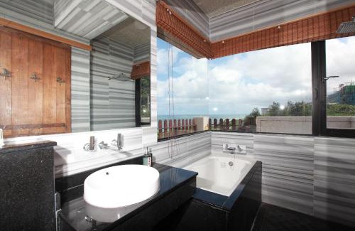 Shoufeng Casa | Haiming Wei B&B