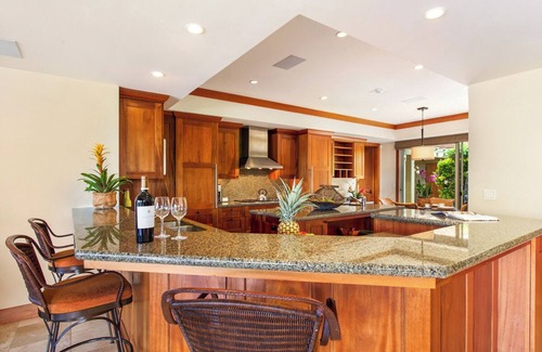 Kaupulehu Casa | Hainoa 10 – Commanding Ocean Views | Onsite Staff & Daily Housekeeping