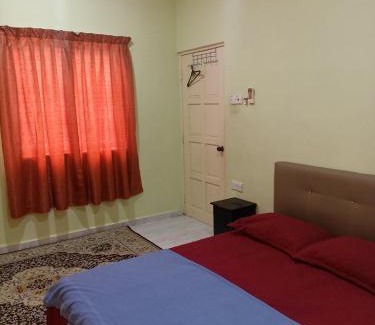 Kampung Bintong Casa | Hajjah Norma Homestay