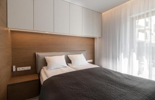 Brynow Apartamento | Hajmat Deluxe Katowice by Aparo - Nowoczesny Apartament, Bezpłatny Parking, Klimatyzacja, Taras, Dolina Trzech Stawów, Muchowiec, Centrum Katowic, Plac Zabaw, Przyjazny Zwierzętom