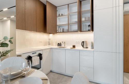 Brynow Apartamento | Hajmat Deluxe Katowice by Aparo - Nowoczesny Apartament, Bezpłatny Parking, Klimatyzacja, Taras, Dolina Trzech Stawów, Muchowiec, Centrum Katowic, Plac Zabaw, Przyjazny Zwierzętom