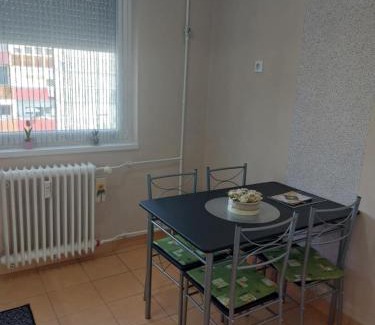 Kisvarda Apartamento | Hajnal Apartman