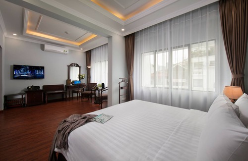 Hai Ba Trung Hotel | Halais Hotel