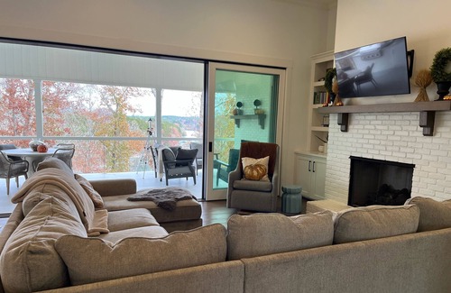 Salem Casa | Halcyon Heights on Lake Keowee!