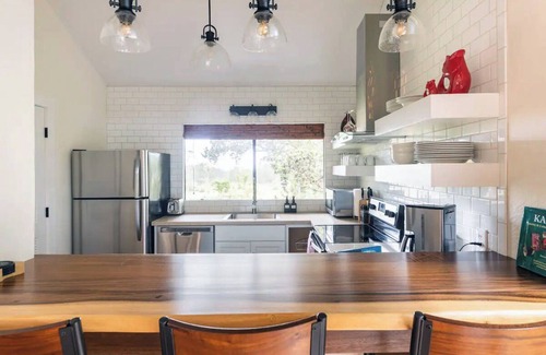 Volcano Casa | Hale Ho'okipa, Hale Ho'okipa a Quiet Rain Forest Retreat