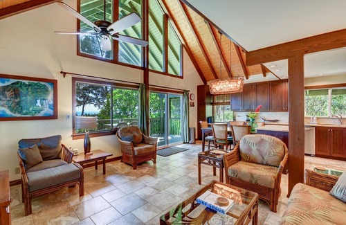 Wainiha Casa | Hale Kamapua`a. Ocean Front in Hanalei. Steps to Beach, A/C, TVR4206