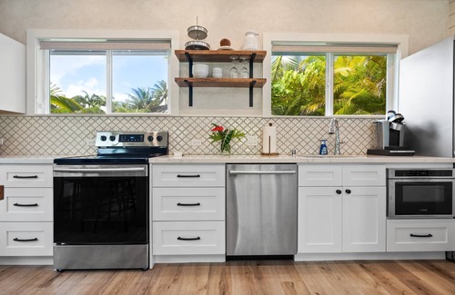 Kailua Casa | Hale Oahu Cottage by Avantstay Stunning Beachfront Estate!