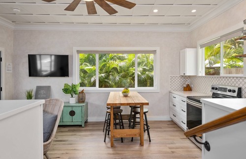 Kailua Casa | Hale Oahu Cottage by Avantstay Stunning Beachfront Estate!