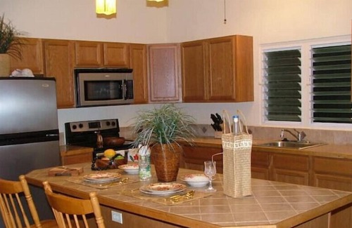 Captain Cook Casa | HALE POHAKU HOUSE OF ROCK