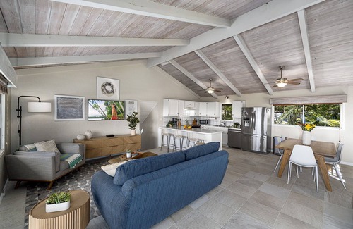 Kealakekua Casa | Halekii Sunset – Sweeping 180° Ocean Views | Newly Renovated Tropical Retreat
