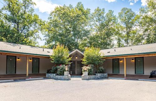 Moneta Hotel | Halesford Harbour Resort - Smith Mountain Lake