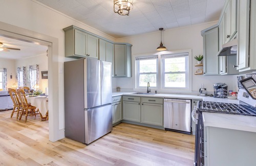 Lufkin Cabaña | Half-mi to Dtwn Lufkin: Charming & Spacious Home!