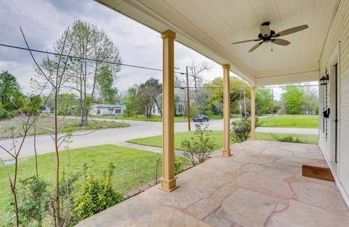 Lufkin Cabaña | Half-mi to Dtwn Lufkin: Charming & Spacious Home!
