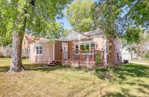 Yankton Casa | Half-Mi to Dtwn Yankton and River Charming Home!