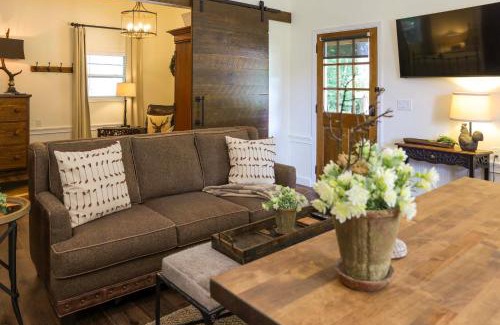 Blairsville Casa | half Mi to Lake Nottely Blairsville Home with Patio!