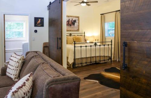 Blairsville Casa | half Mi to Lake Nottely Blairsville Home with Patio!