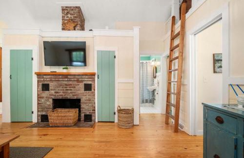 North Eastham Casa | Half Mile to Private Association Beach