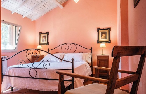 Zona LVIII Prima Porta Cama Y Desayuno | Half Moon Room in Domus Anson Silj, your stay in an oasis of tranquility