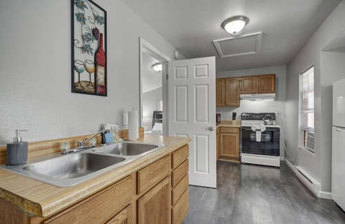 Central Colorado Springs Casa | Half Pint