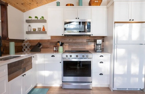 Highlands East Cabaña | Haliburton Highlands Forest Escape