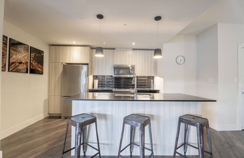 Halifax Apartamento | Chic 3BR Apt with City Views and Gym