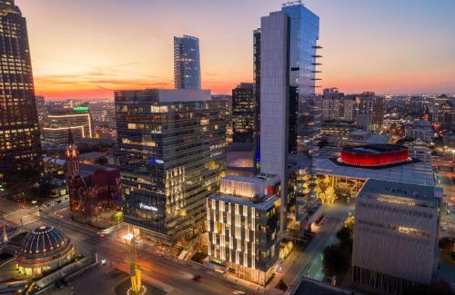 Dallas Arts District Hotel | HALL Arts Hotel Dallas, Curio Collection by Hilton