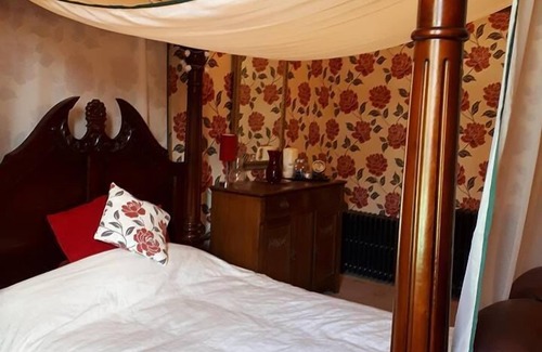 Inverbervie Otro | Hallgreen castle