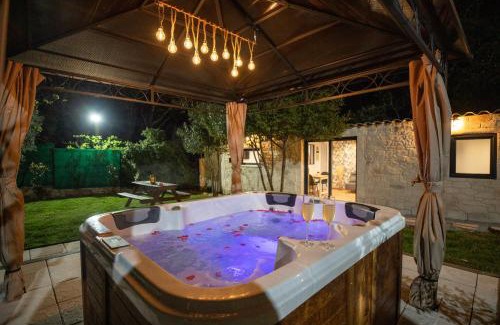 Murles Casa | Halloween Ô Jacuzzi du Mazet