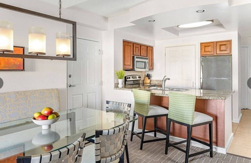 Williamsburg Complejo | Halloween Get Away! 2-bedroom villa at Grande Vista resort close to theme parks!