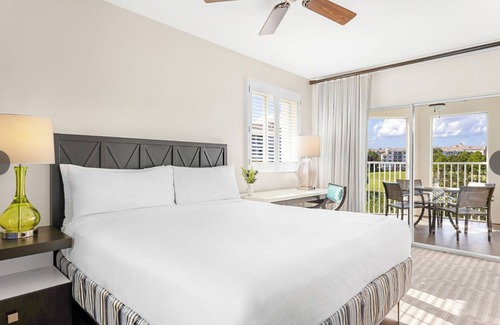 Williamsburg Complejo | Halloween Get Away! 2-bedroom villa at Grande Vista resort close to theme parks!