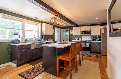 Hallowell Casa | Hallowell Hilltop Home with A/C, Hot Tub & Sauna