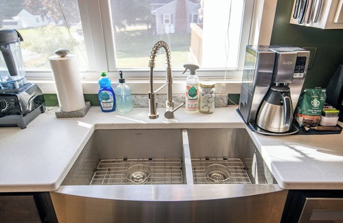 Hallowell Casa | Hallowell Hilltop Home with A/C, Hot Tub & Sauna