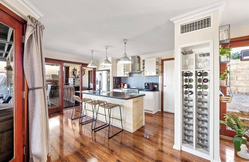 Halls Head Casa | Halls Head Hideaway with Pool – Near Beach & Town