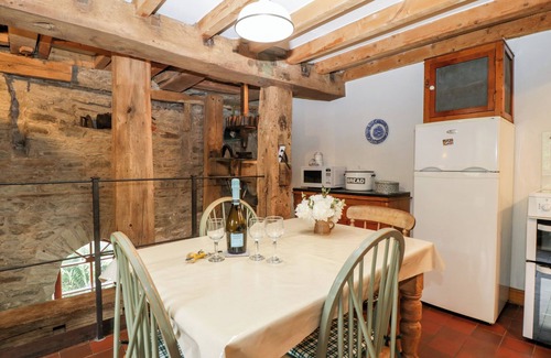 Huntington Cabaña | HALLS MILL, pet friendly, with open fire in Huntington, Herefordshire