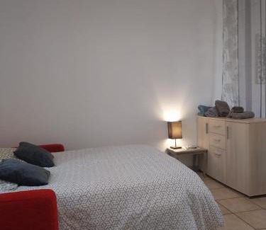 Le Pont-de-Beauvoisin Casa | Halte convivial,plein centre, wifi ,parking
