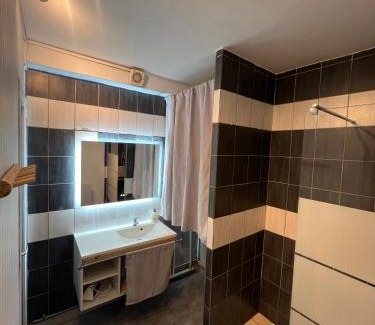Barriere Saint Marc Apartamento | Halte Orléanaise I Parking I Wifi I TV I Près de la gare