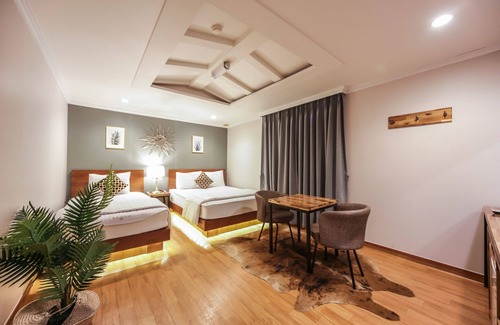Haman Hotel | Haman JM