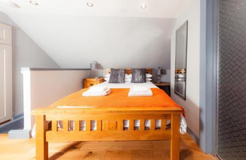 Achachork Casa | Hamara Luxury Portree Cottage with Hot Tub!