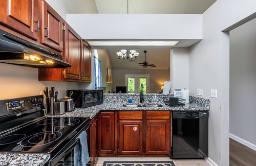 Lexington Casa | Hamburg Retreat: Firepit, Walking Trail, Shopping, Dining, Entertainment & More
