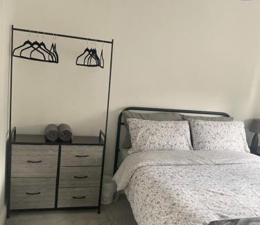 East Ham South Casa | Hameway House- Stunning 4 bedroom house with a spacious kitchen