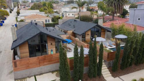 Village of La Jolla Casa | Hamilton I II Buyout by AvantStay Modern 6 BDR w Spa Rooftop Patio