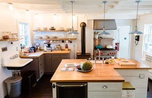 Livingston Manor Casa | Hamlin House - Chic Farmhouse in Livingston Manor