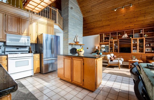 Idlewild Casa | Hammarstrom House - Private Waterfront and Hot Tub