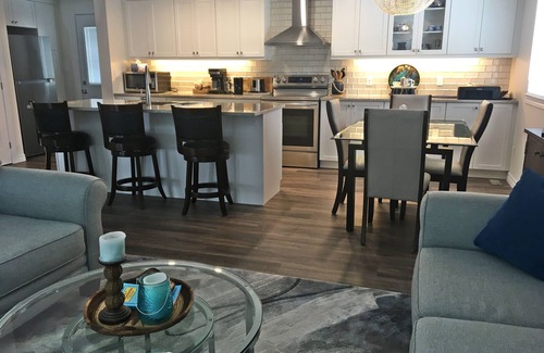 Waterloo Casa | Hammer Haus II - 3 bedrooms - 2 baths - Sleep 6 - Waterloo