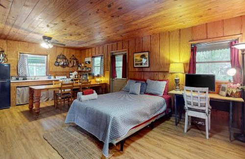 Bronson Casa | Hammock House