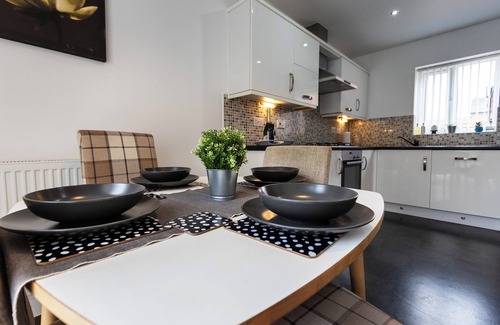 Peterborough Casa | Hampton 3-Bedroom spacious & clean entire house Quiet WIFI private parking