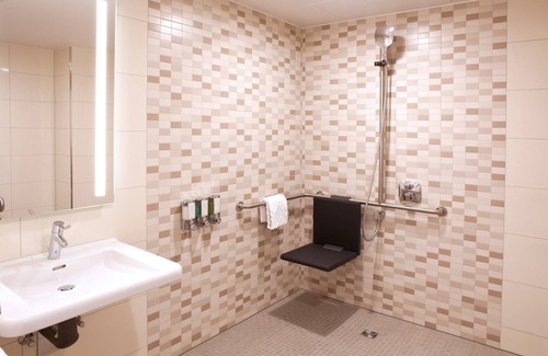 Berg am Laim Hotel | Hampton by Hilton Munich City Center East